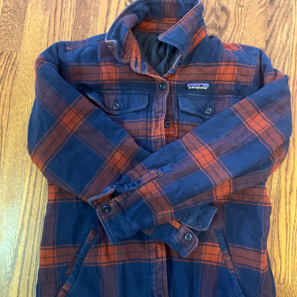 Patagonia Navy and Rust Plaid Flannel shirt women, size XS. Great condition.